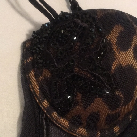 Victoria’s Secret Black Leopard Corset & G-String - Picture 3 of 7